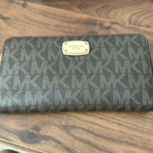 Large Michael Kora zip around wallet